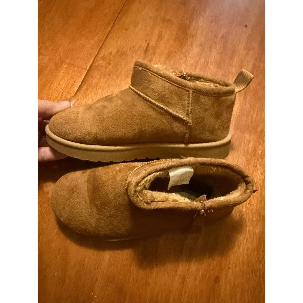 Gigil Girls Chestnut Brown Faux Fur Lined Ankle Boots Size 1 Youth Side Zip
